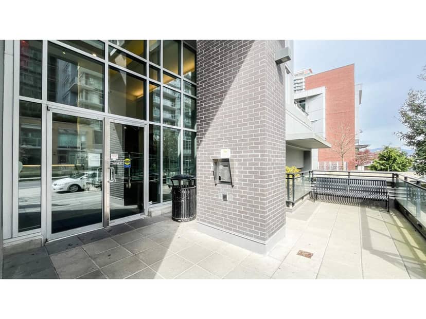 2903 13325 102A AVENUE, Surrey, photo 3