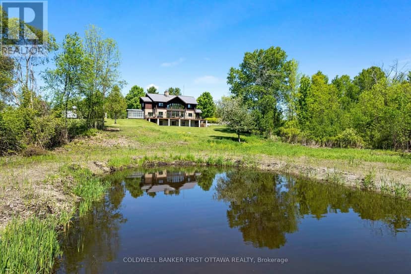 19067 Highway 7, Tay Valley, photo 2
