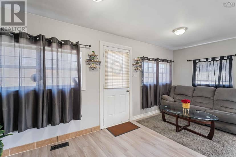 886 King Street, Windsor, photo 4