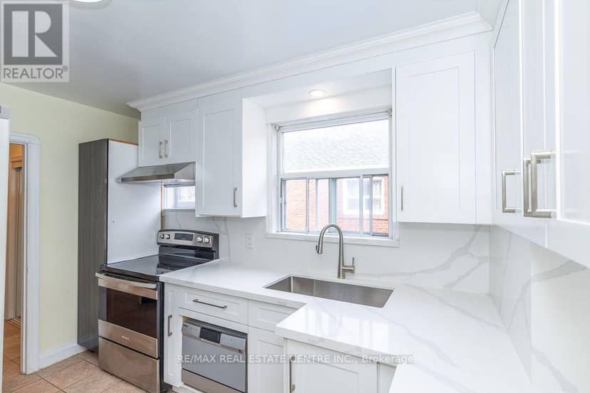 27 Innismore Crescent — photo 13 of 40