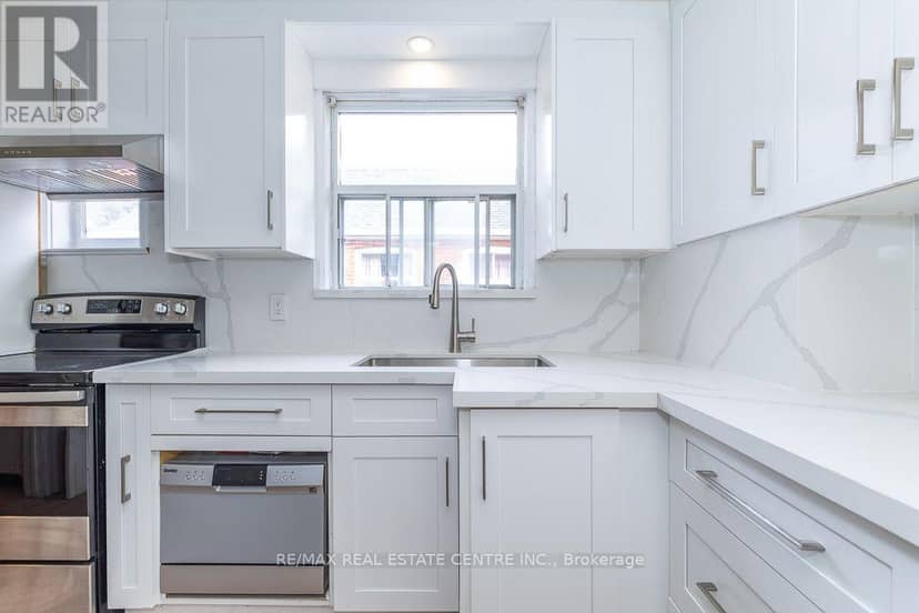 27 Innismore Crescent — photo 16 of 40