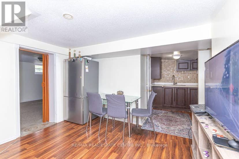 27 Innismore Crescent — photo 29 of 40