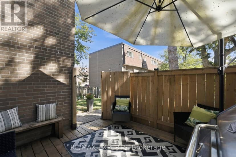 853 - 30 Tandridge Crescent — photo 29 of 33
