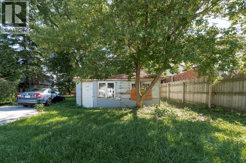 1988 Beachwood Avenue — photo 14 of 32