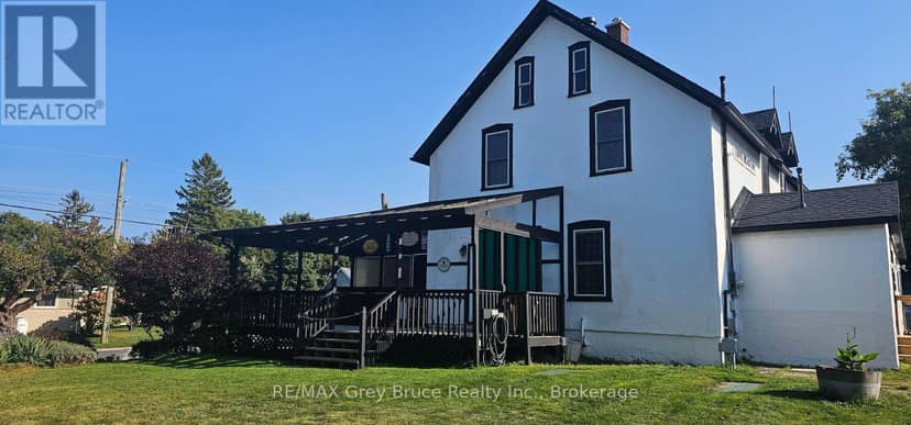 8 Helen Street — photo 12 of 32