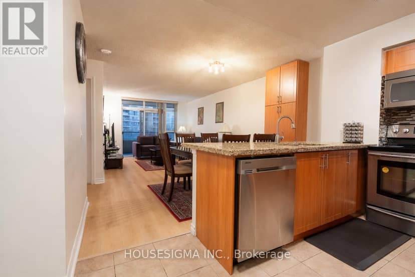 513 - 35 Kingsbridge Garden Circle — photo 4 of 14