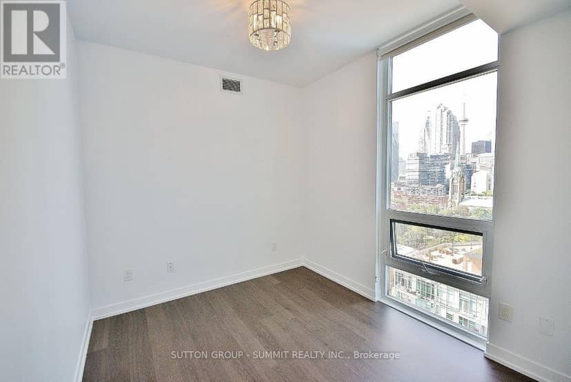 1510 - 105 George Street — photo 12 of 40