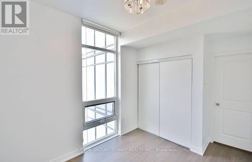 1510 - 105 George Street — photo 14 of 40