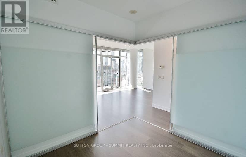 1510 - 105 George Street — photo 19 of 40