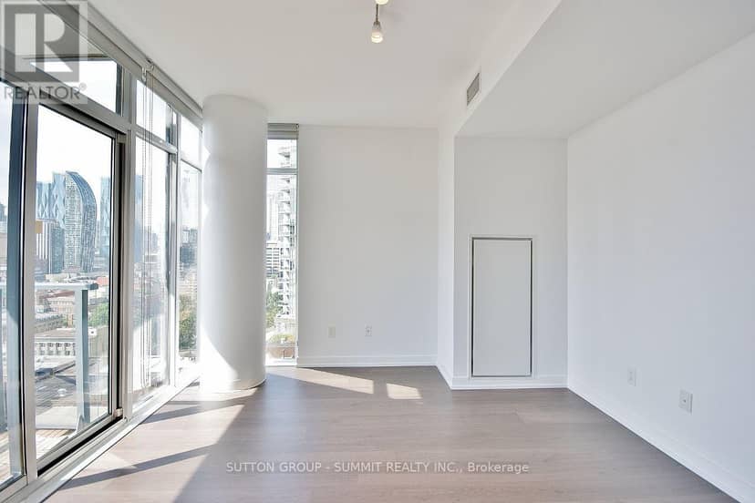 1510 - 105 George Street — photo 25 of 40