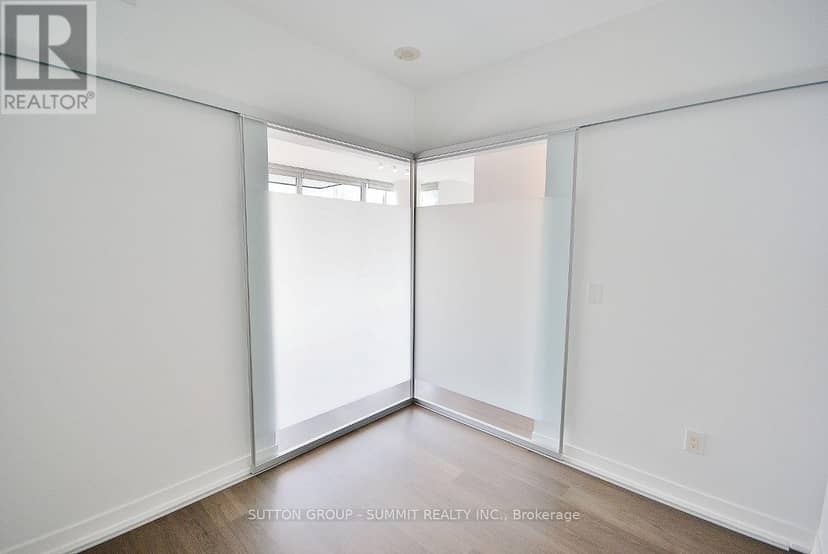 1510 - 105 George Street — photo 27 of 40