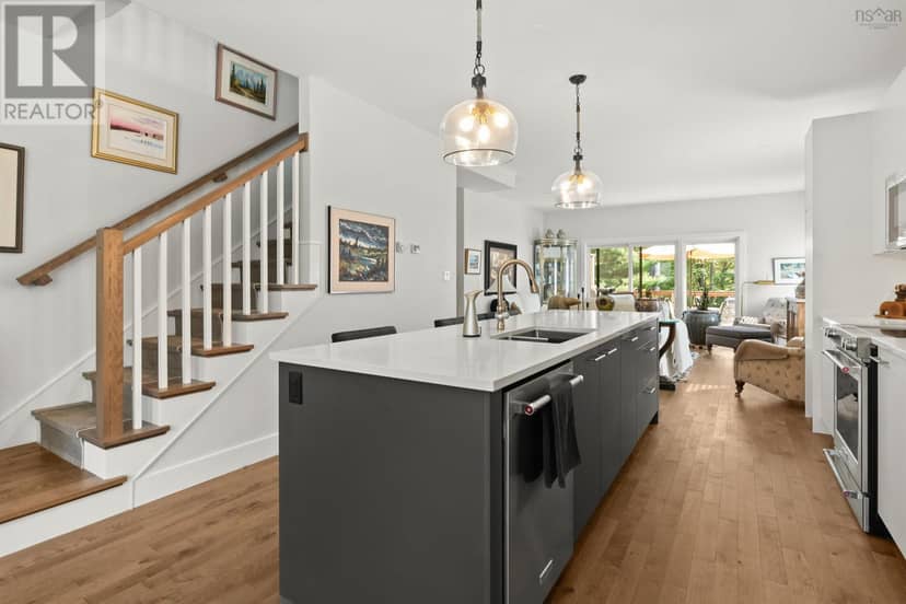 28B Rockhaven Drive — photo 3 of 38