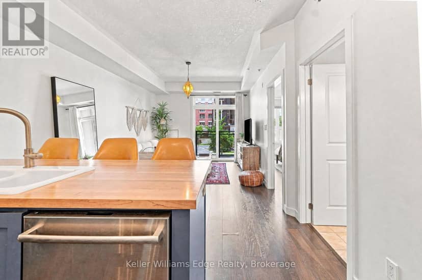 220 - 5317 Upper Middle Road — photo 6 of 40
