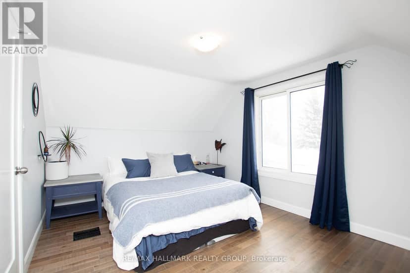 929 Merivale Road — photo 16 of 40