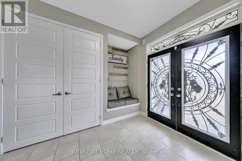 171 Thomas Phillips Drive, Aurora, photo 6