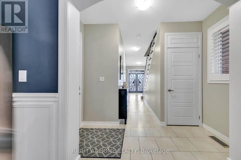 171 Thomas Phillips Drive, Aurora, photo 7