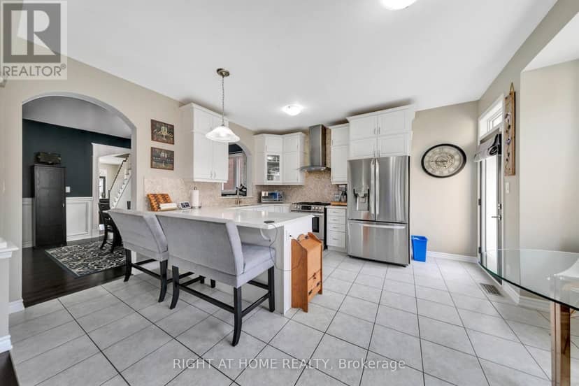 171 Thomas Phillips Drive, Aurora, photo 8