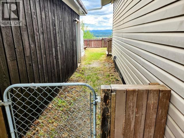 26 Ogilvie Cres — photo 25 of 33