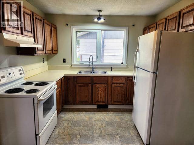 26 Ogilvie Cres — photo 9 of 33