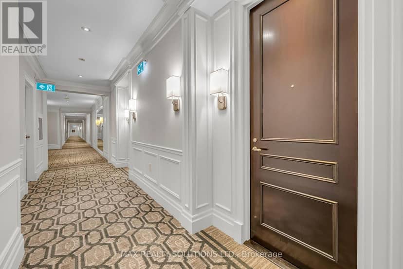 319 - 20 Burkebrook Place, Toronto, photo 2