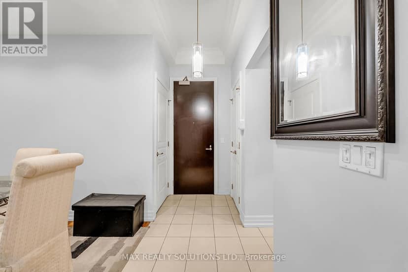 319 - 20 Burkebrook Place, Toronto, photo 4