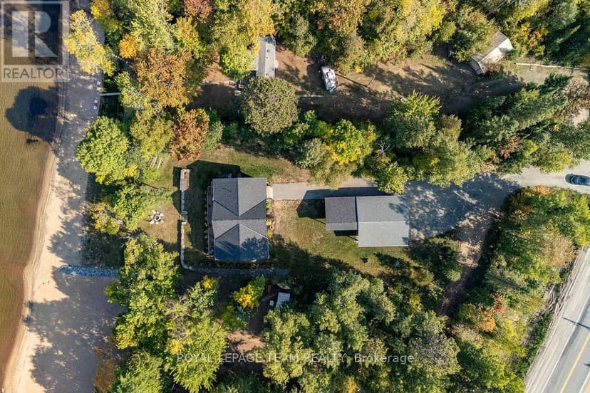42153 Combermere Road, Madawaska Valley, photo 4
