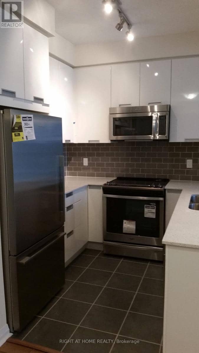 1101 - 55 Eglinton Avenue W — photo 15 of 24