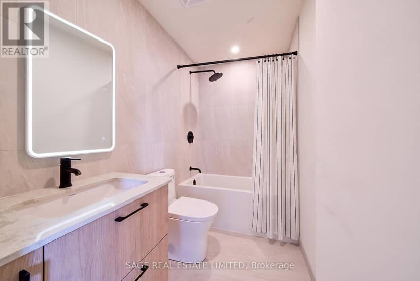 1508 - 109 Erskine Avenue — photo 16 of 26