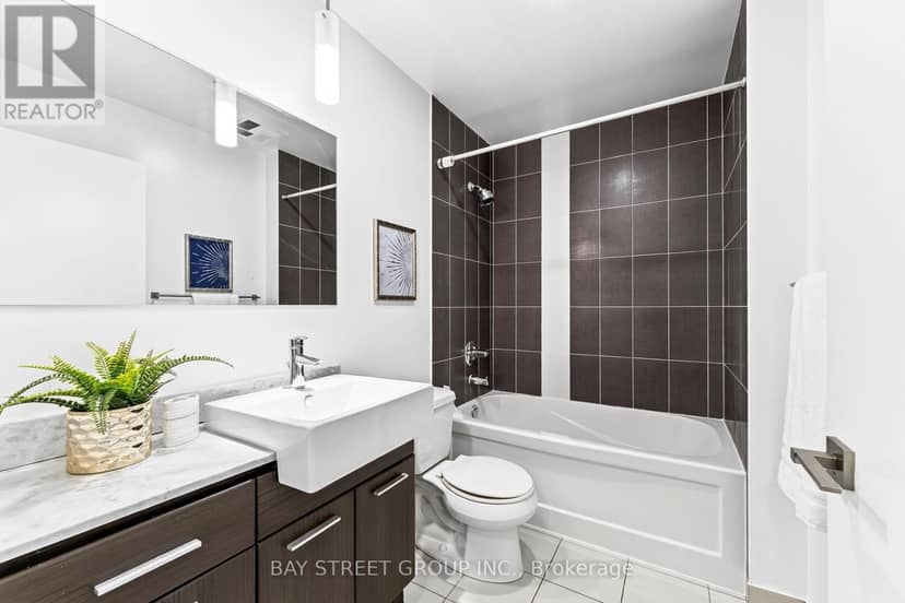 709 - 770 Bay Street — photo 6 of 38
