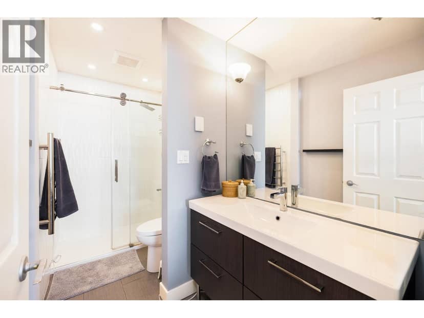303 1528 BOWSER AVENUE, North Vancouver, photo 3