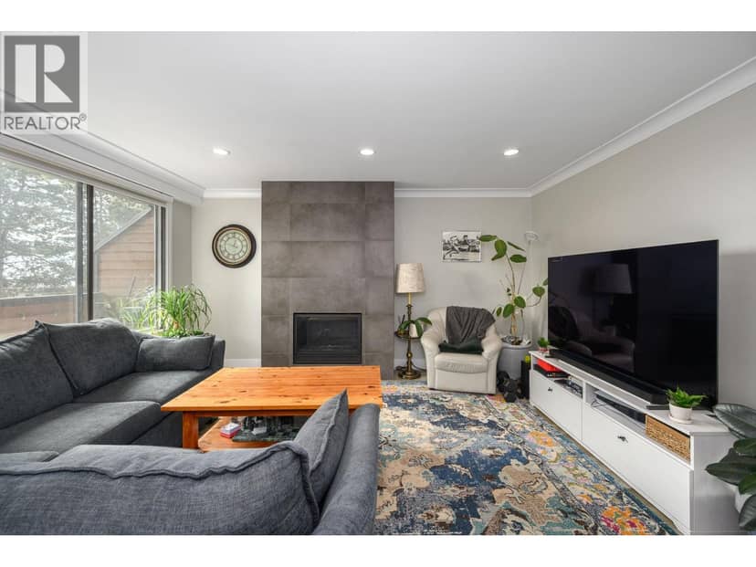 3201 LONSDALE AVENUE, North Vancouver