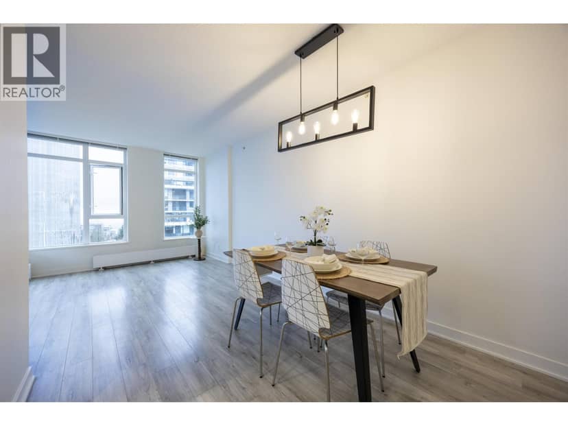 902 8940 University Crescent, Burnaby, photo 3
