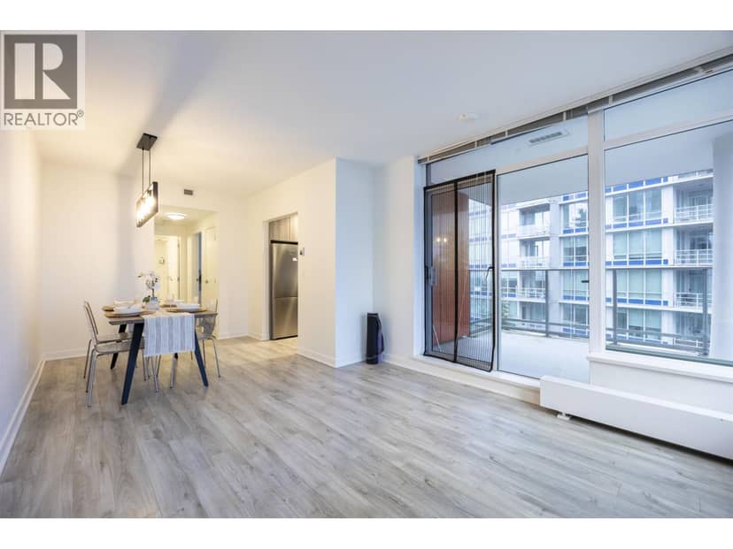 902 8940 University Crescent, Burnaby, photo 6