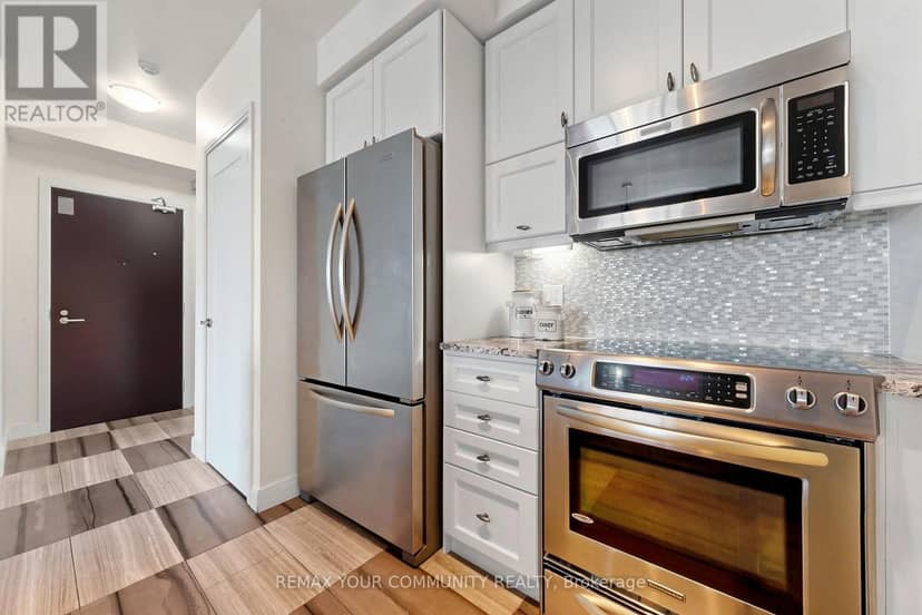 2101 - 825 Church Street — photo 11 of 32