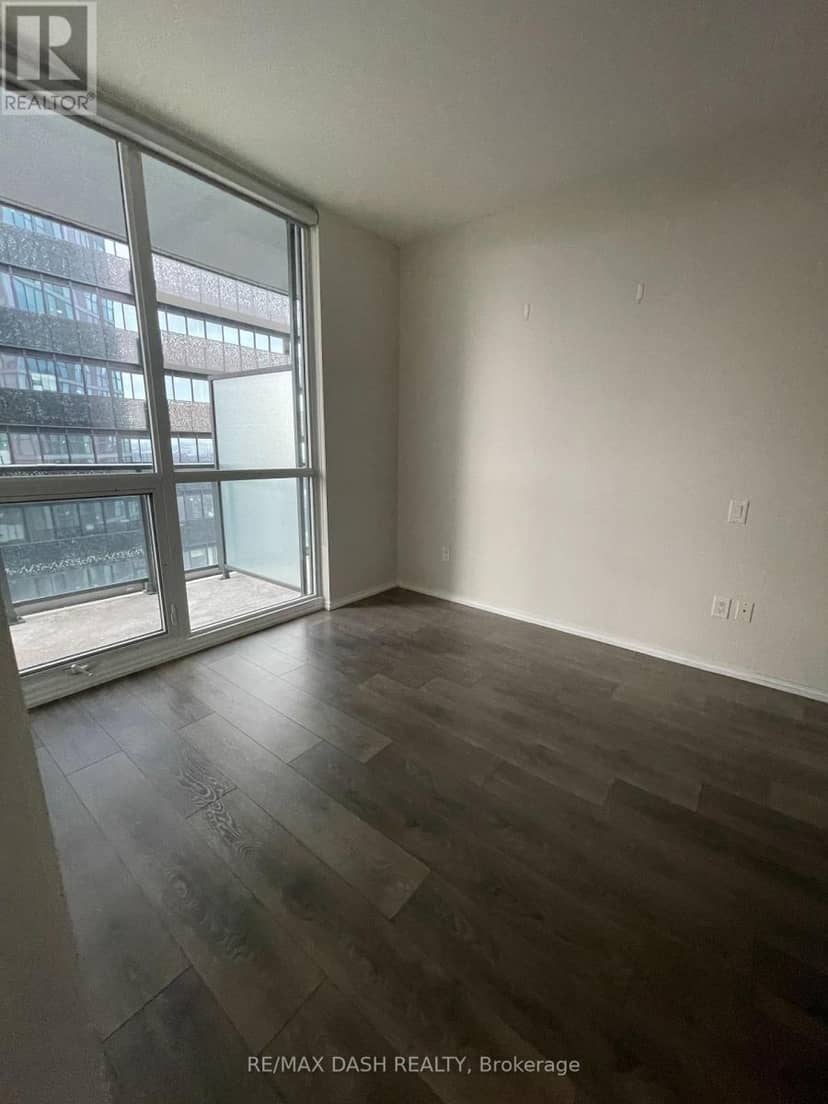 4811 - 45 Charles Street E — photo 8 of 11