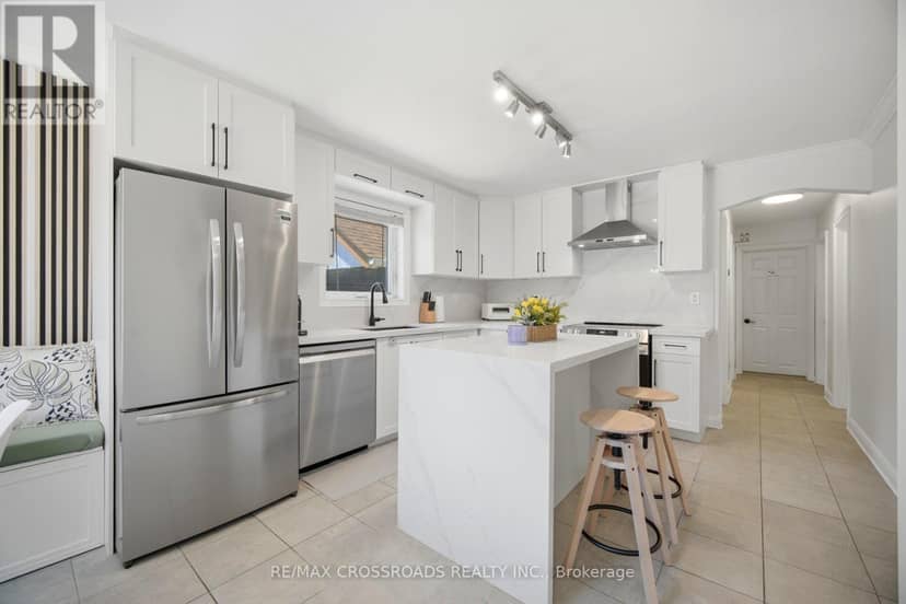 18 Adanac Drive — photo 18 of 40