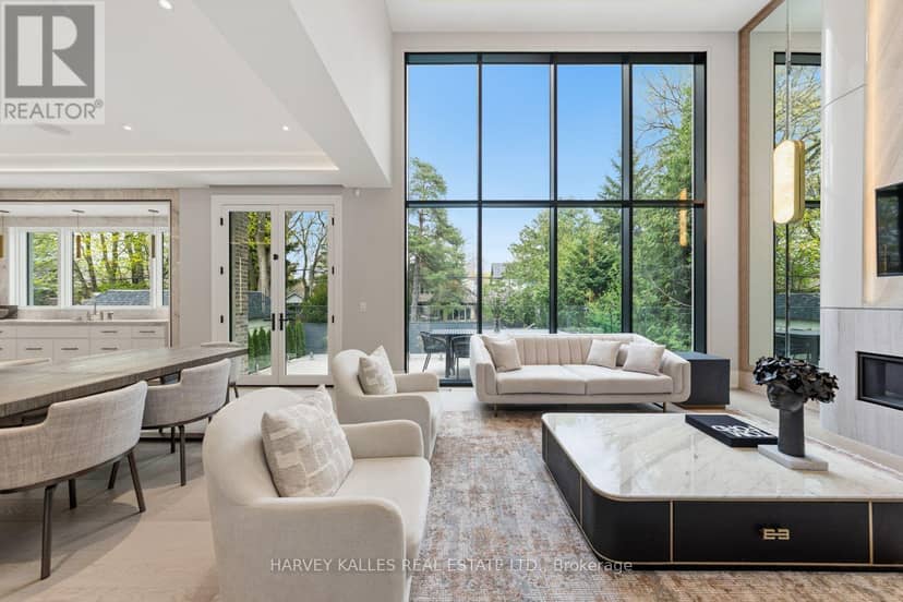 117 Yonge Boulevard — photo 19 of 40