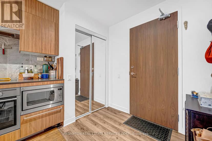 208 - 90 Queens Wharf Road — photo 4 of 27