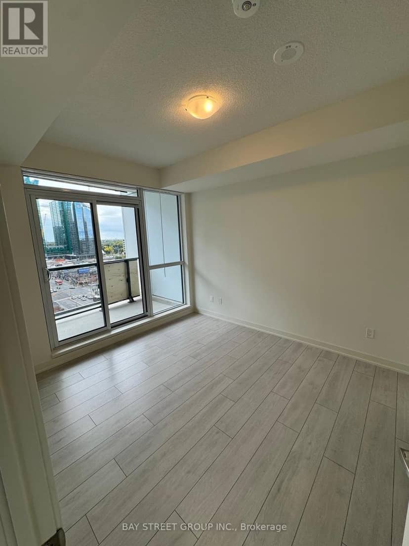 1006 - 4955 Yonge Street — photo 10 of 40