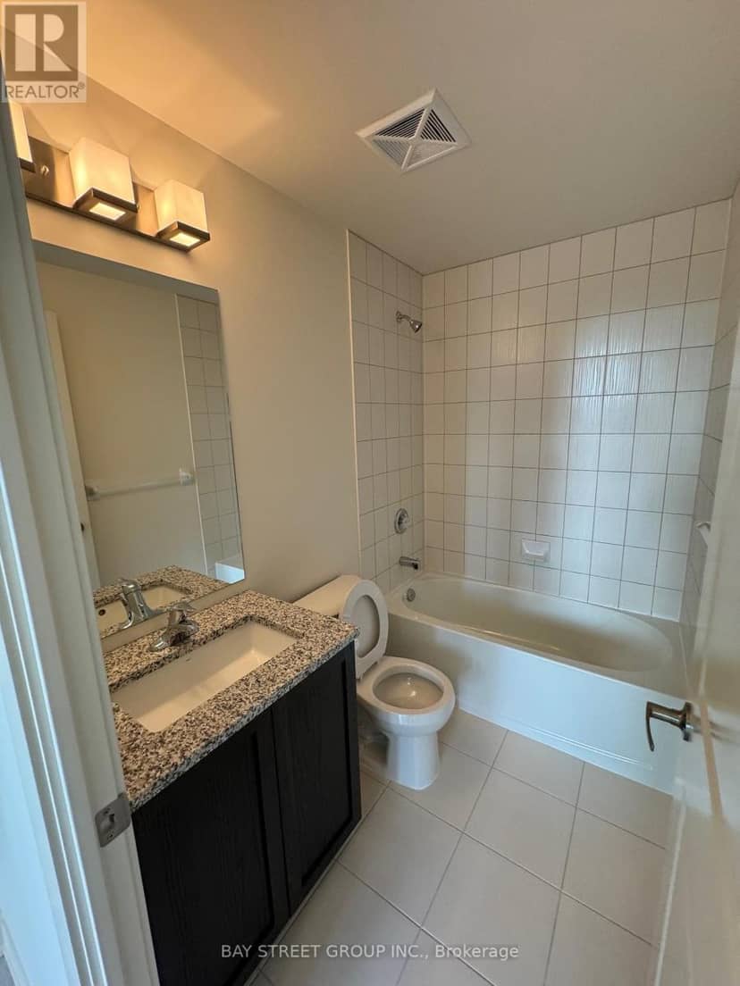 1006 - 4955 Yonge Street — photo 11 of 40
