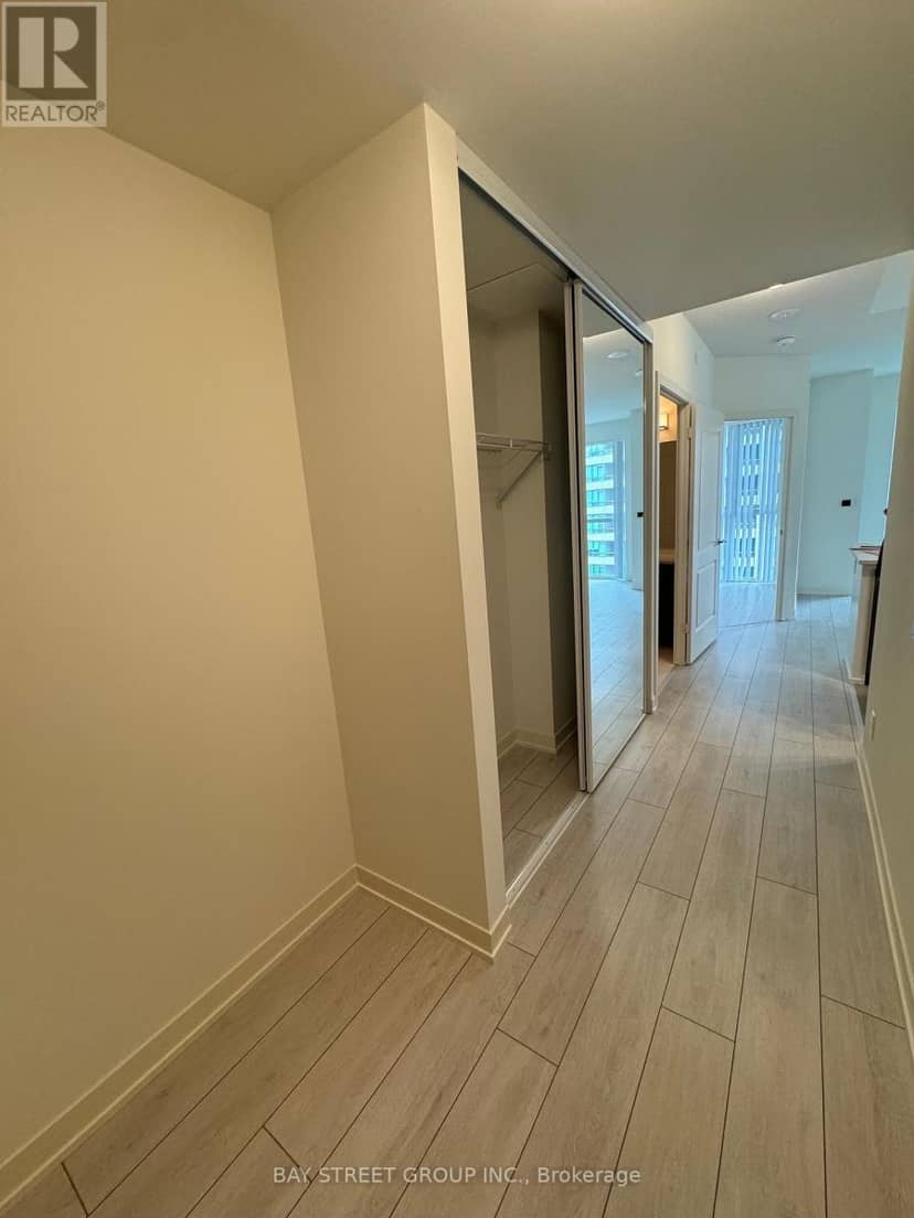 1006 - 4955 Yonge Street — photo 17 of 40