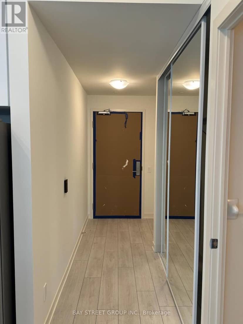 1006 - 4955 Yonge Street — photo 19 of 40