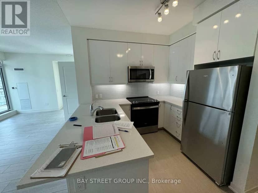1006 - 4955 Yonge Street — photo 2 of 40