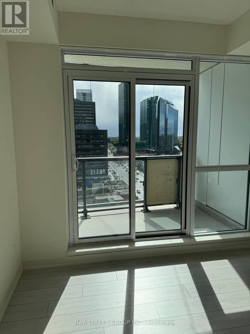 1006 - 4955 Yonge Street — photo 25 of 40