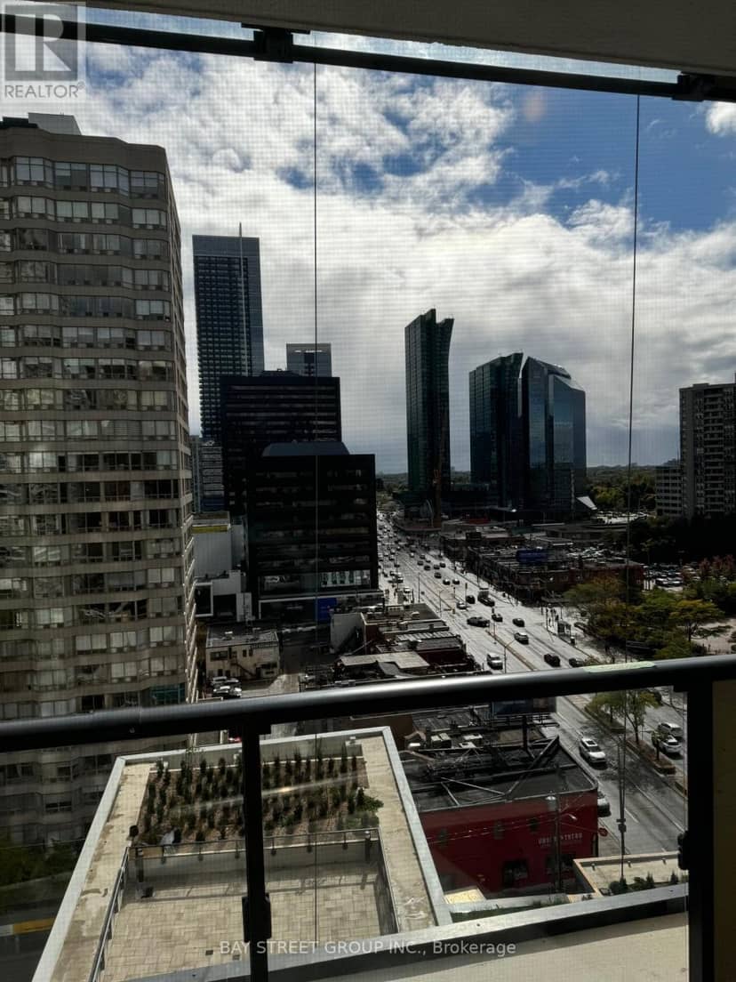 1006 - 4955 Yonge Street — photo 33 of 40