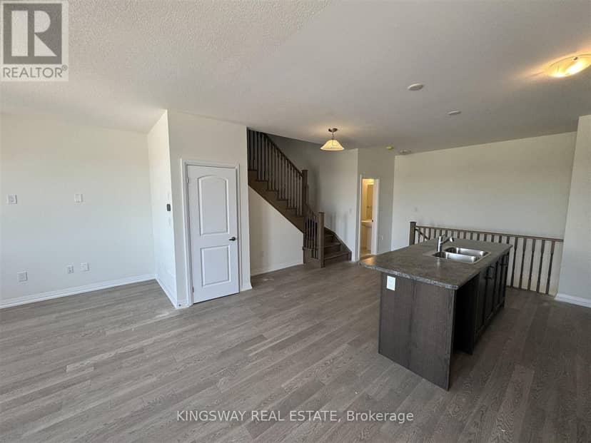 27 Central Market Drive — photo 6 of 14