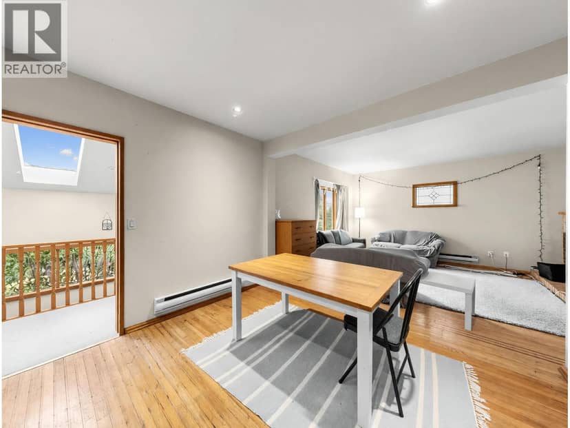 4058 W 17TH AVENUE, Vancouver, photo 2