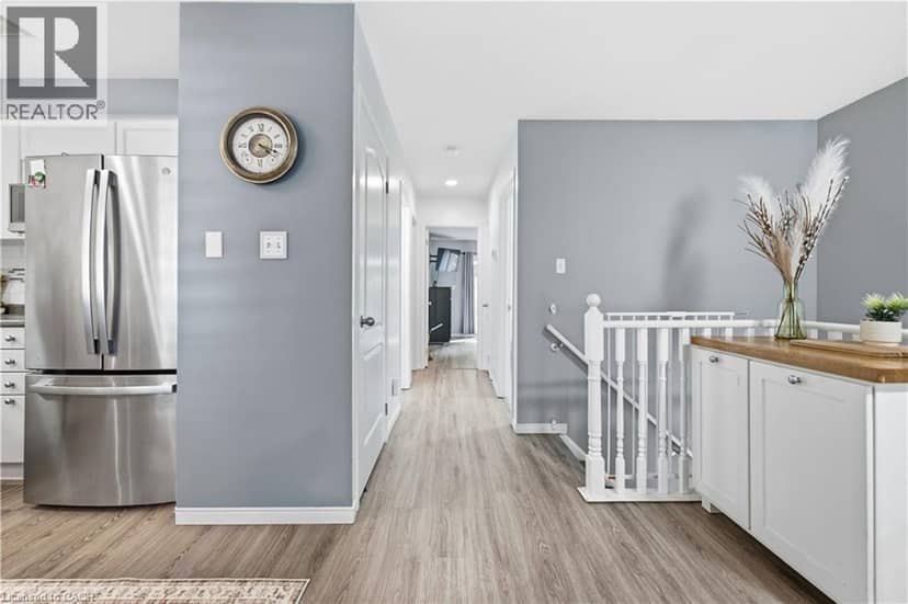 31 GALILEO Boulevard — photo 17 of 40