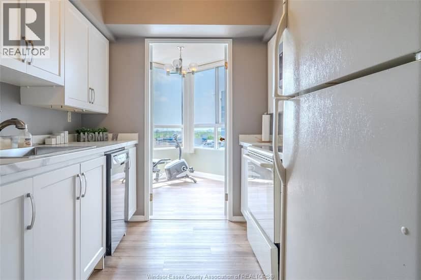 75 RIVERSIDE DRIVE East Unit# 1609 — photo 11 of 40