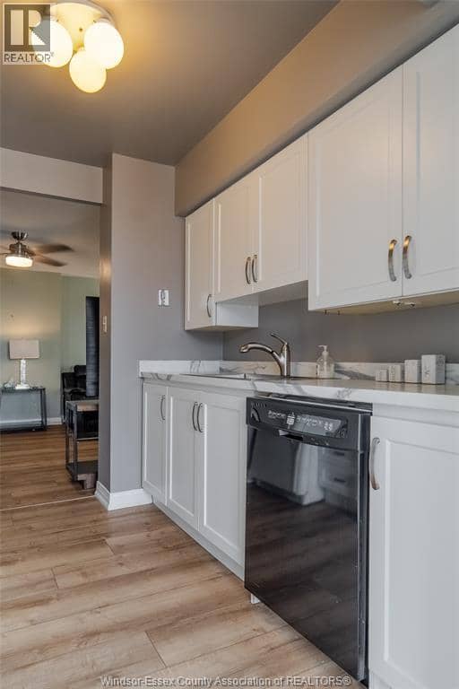 75 RIVERSIDE DRIVE East Unit# 1609 — photo 13 of 40